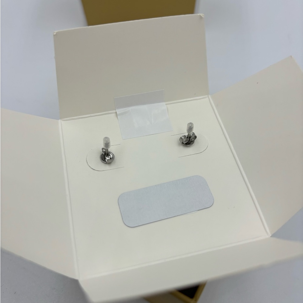 Perfect Gift! NIB MK Stud Earrings! - Picture 4 of 6